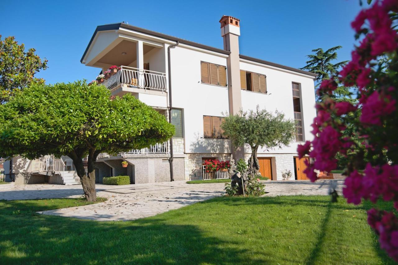 Apartments Vili Umag Buitenkant foto