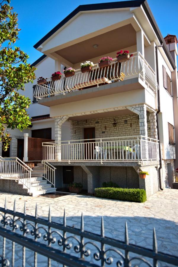Apartments Vili Umag Buitenkant foto